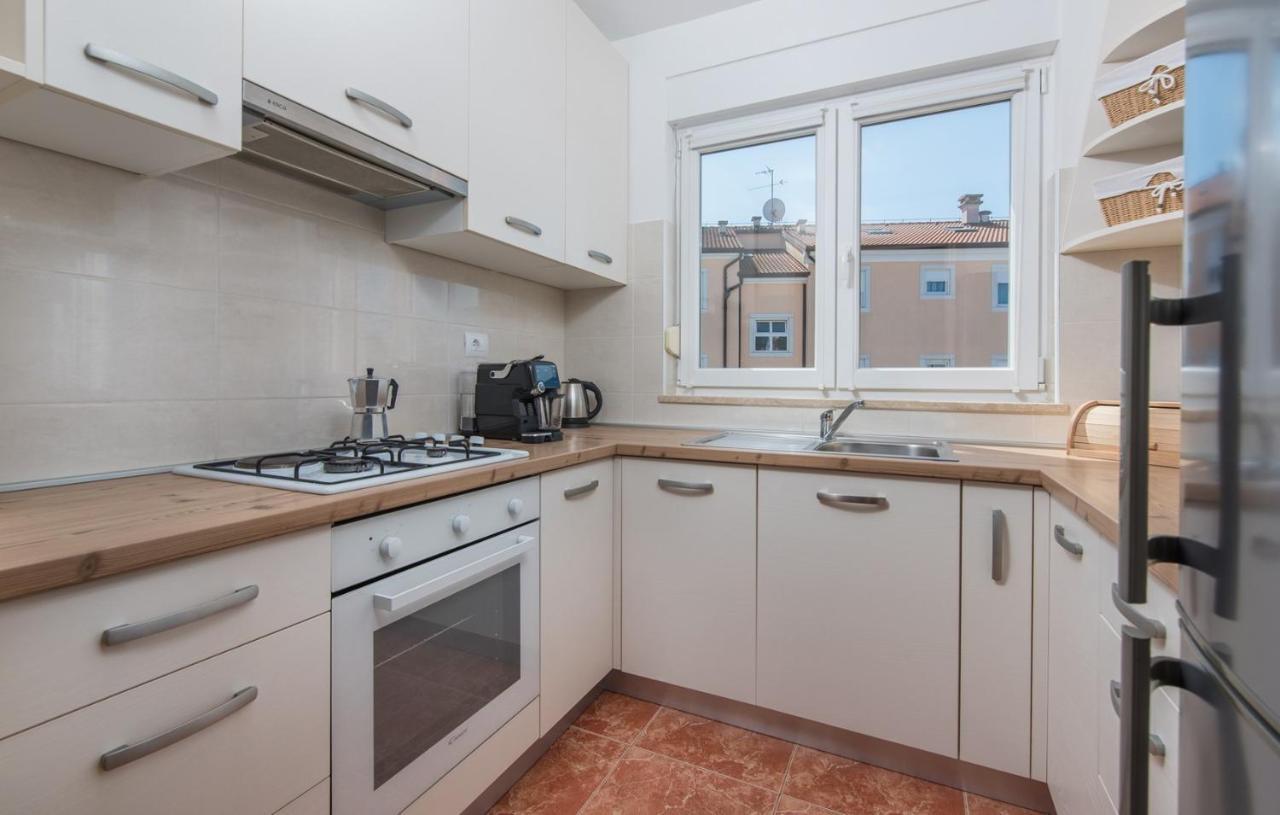 Apartment Melarnian Near The Beach In Umag Exteriör bild