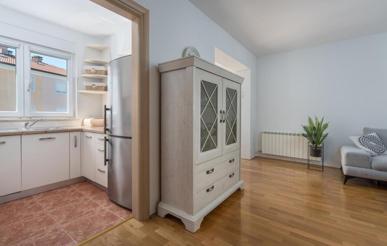 Apartment Melarnian Near The Beach In Umag Exteriör bild