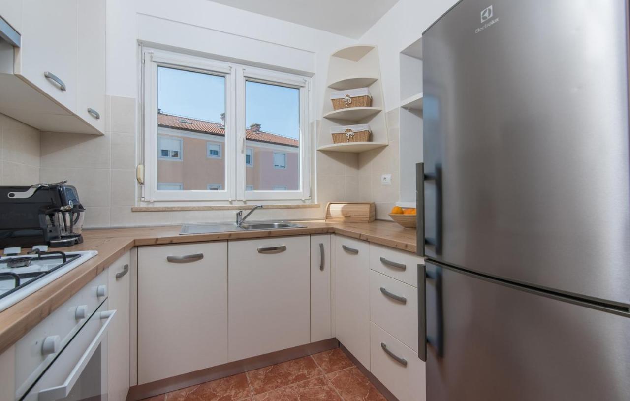 Apartment Melarnian Near The Beach In Umag Exteriör bild