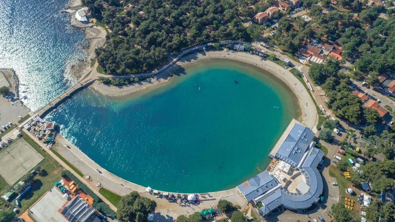 Apartment Melarnian Near The Beach In Umag Exteriör bild