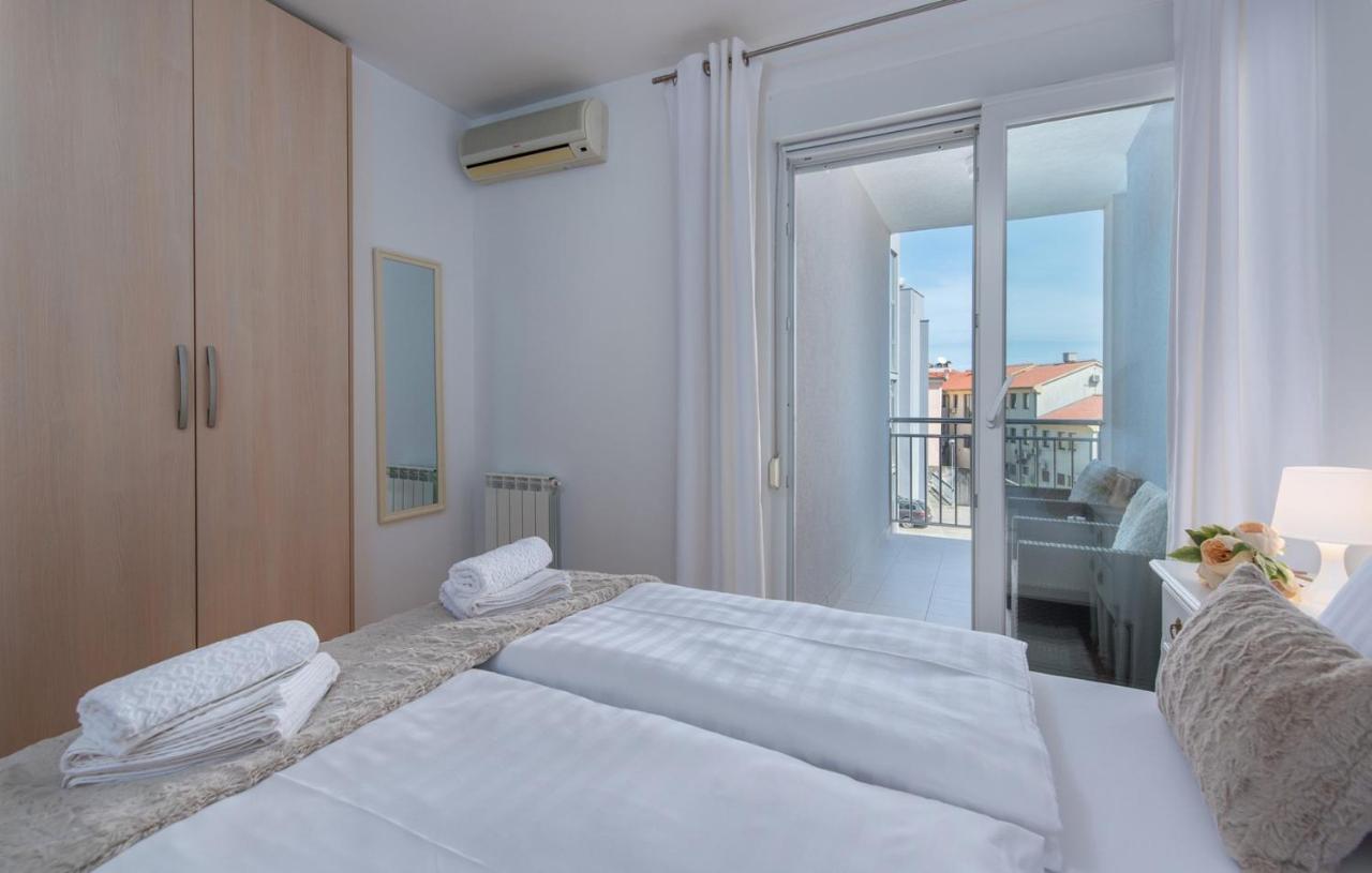 Apartment Melarnian Near The Beach In Umag Exteriör bild
